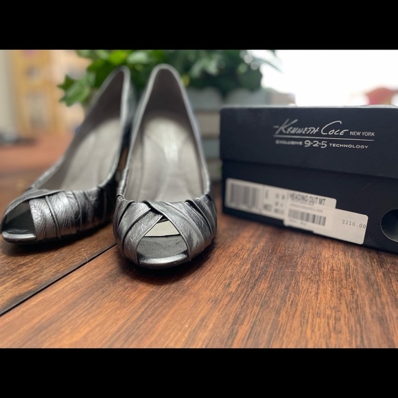 Kenneth Cole Shoes - Picture 4 of 9